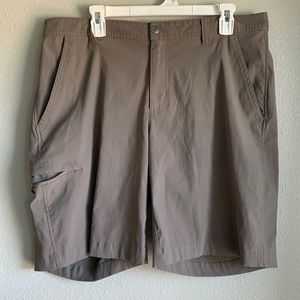 COLUMBIA BRAND! Mens moisture wicking cargo shorts